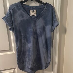 Cupio Tie-Dye Blue V-Neck Tee